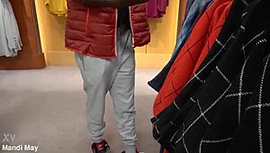 Sucking huge cock outdoors earns Christmas presents