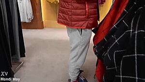 Sucking huge cock outdoors earns Christmas presents