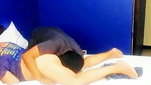 found neighbor milf alone so i dive in and suck that mature pussy 😋👅