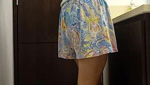 hidden cam catches Venezuelan nurse Milet peeing upskirt outdoors