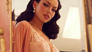 whoa check this big ass milf passion stripping sexy in lingerie 😍🍑