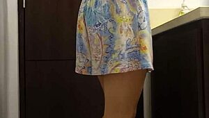 hidden cam catches Venezuelan nurse Milet peeing upskirt outdoors