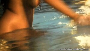 Living that erotic Indian milf dream with my exotic brunette lover! 🔥💋