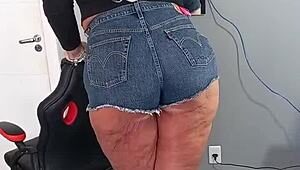 Tanned Babe Flaunts Sexy Shorts and Tan Lines Teasingly