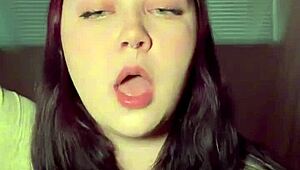 Teen’s Sloppy Oral Temptation