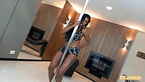 fudendo uma india sem camisinha depois da balada... completa no red e sheer ai caralho