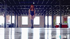 i'm lovin this black hairy pussy milf babe strippin solo softcore, clothes rippin off slow