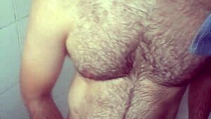 i hide in the shower jerking off and cum all over my leg