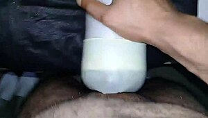 ديديكاس قوي للقحاب ينزل كامشوت حار على زب عملاق ههه