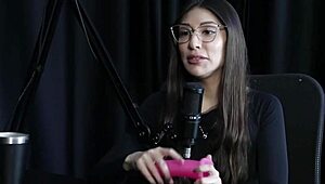 Check Melina Khalifa's naughty interview full of wild fun on Porn Cast Brazil part 4! 🔥👀