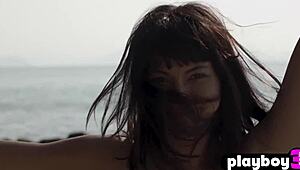 Janeth Tense and Nicole Fox strip bare for lesbian tease