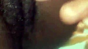 hey, watch en-chan master the three fingers technique on me now...