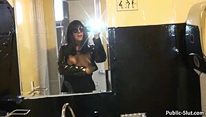 hot wife flashing big ass doggystyle cum on beach public 😈🌴