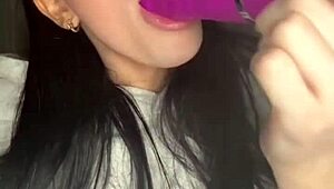 Does this horny American teen student's squirting toy orgasm make you cum?