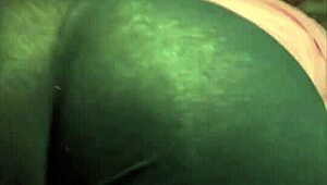 hey neighbor, wanna watch me fuck in yoga leggings?