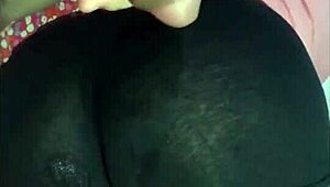 hey neighbor, wanna watch me fuck in yoga leggings?