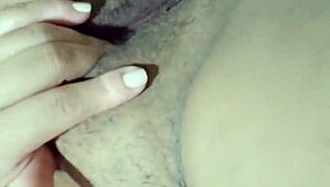 ai amor, tô limpando meu vibrador meladinho e gozando gostoso de novo nessa parte 1 e 2??