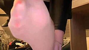 good morning, don't you adore leather pants with nylon socks and barefoot toes?