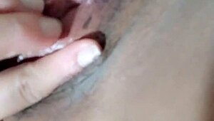 ai amor, tô limpando meu vibrador meladinho e gozando gostoso de novo nessa parte 1 e 2??