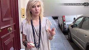 hey vicky, that sex toy feels good in your tight teen pussy right?