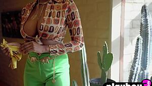 exposing my ebony big tits perfect body nyla poses strips pussy wide