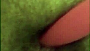 Katie rubs clit close-up with buzzing vibrator on wet pussy