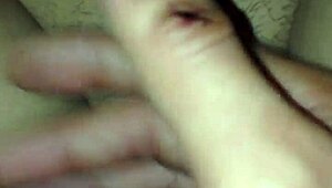 Venezuelan babe flows with morning juices