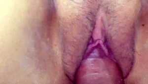 Venezuelan babe flows with morning juices