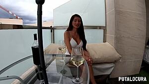 oye mira como esta milf colombiana linda gonzalez se come el pollon hasta el creampie anal