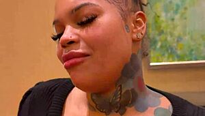 Thick Chicago redbone hunts bigger dick than baby daddy's in Vegas