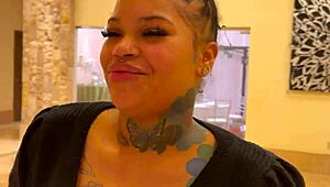 Thick Chicago redbone hunts bigger dick than baby daddy's in Vegas