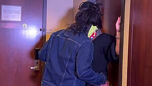 Thick Chicago redbone hunts bigger dick than baby daddy's in Vegas