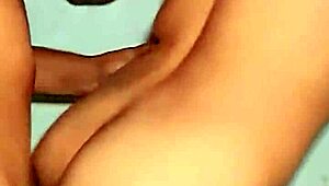 duro contra el muro con esta chiapaneca cachonda en bedroom mostrando big ass y small tits