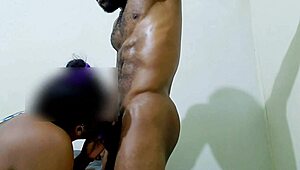 oye flaco, mira como me follo esta gordita con coño peludo y tetas enormes