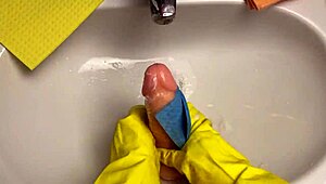 Hot Housewife Cleans Dildo After Deep Pussy Play