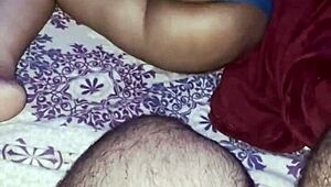 BIG ASS INDIAN DESI WIFE SHOWS OFF CURVES!