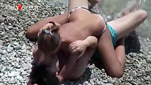 amateur couple flashes tans quick public beach fuck voyeur ocean waves cowgirl riding