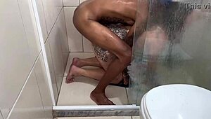 dei no pelo e pedi pra gozar dentro encheu meu bucetao de leite no sheer