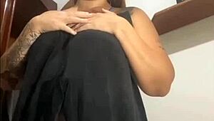 i love flashing and getting cocks hard and wet