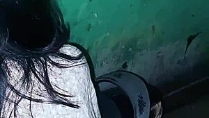 ngentot cewek asian tetangga di atas motor di gang sambil nunggu gebuk warga