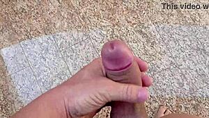 batendo punheta no garage enorme gozada quer porra direto da fonte?🤤💦