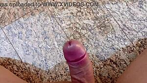 batendo punheta no garage enorme gozada quer porra direto da fonte?🤤💦