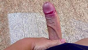 batendo punheta no garage enorme gozada quer porra direto da fonte?🤤💦