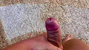 batendo punheta no garage enorme gozada quer porra direto da fonte?🤤💦