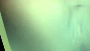 damn brown sugar shoves that dildo way deep in her pussy 😈🍆💦