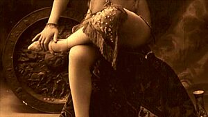 i always get lost in this vintage erotic art its so beautifully antique and retro wow