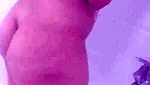 Egyptian Slut Gets Bed Pounded Hard By Doorman Screaming