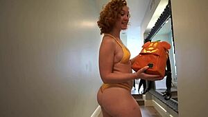 Can you handle this ass bouncing in bikini?