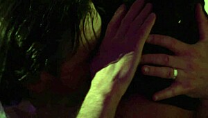 Close-Up Babe Sucks Cock in Intimate Glamour Fuck