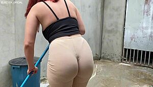 hired maids huge bunda outfit drives me insane with lust?